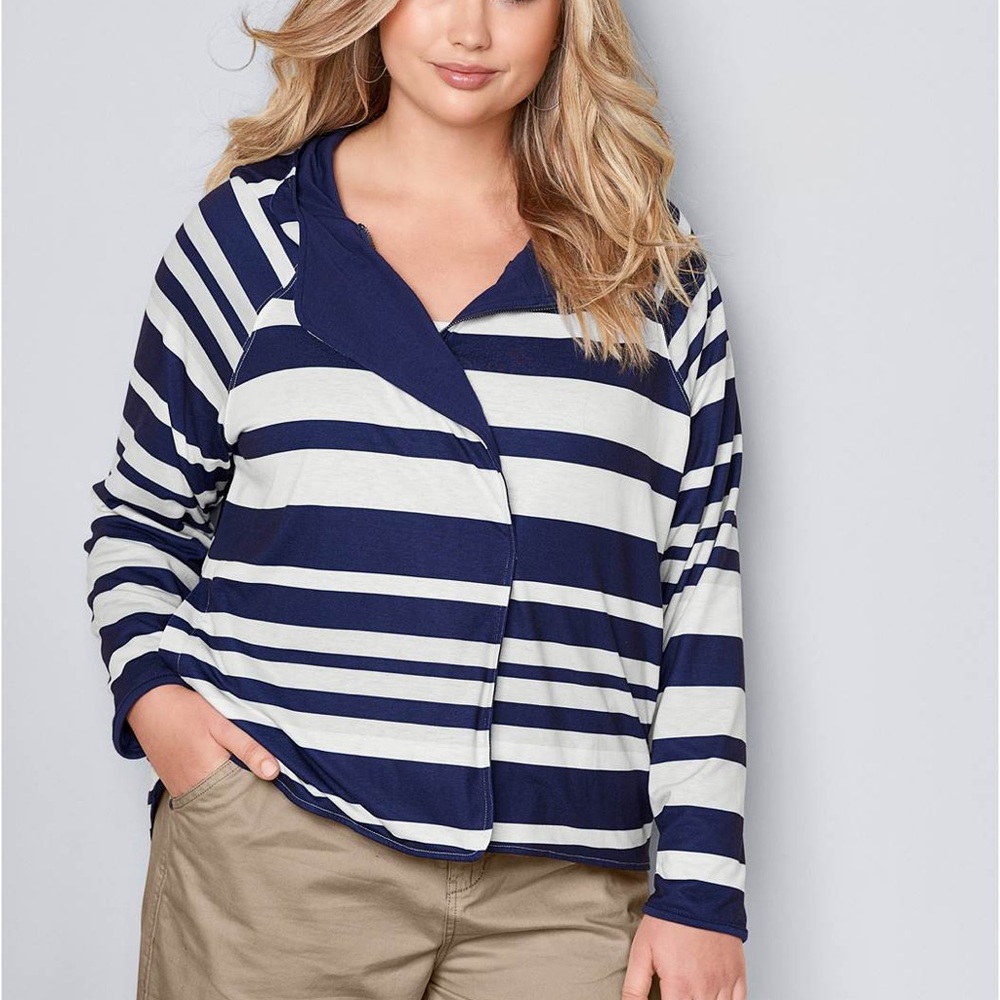 front zip jacket reverses from full on stripes Navy 
• Plus sizes: 2X (22-24),